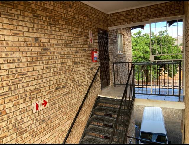 2 BEDROOM APARTMENT FOR SALE IN RUSTENBURG CENTRAL